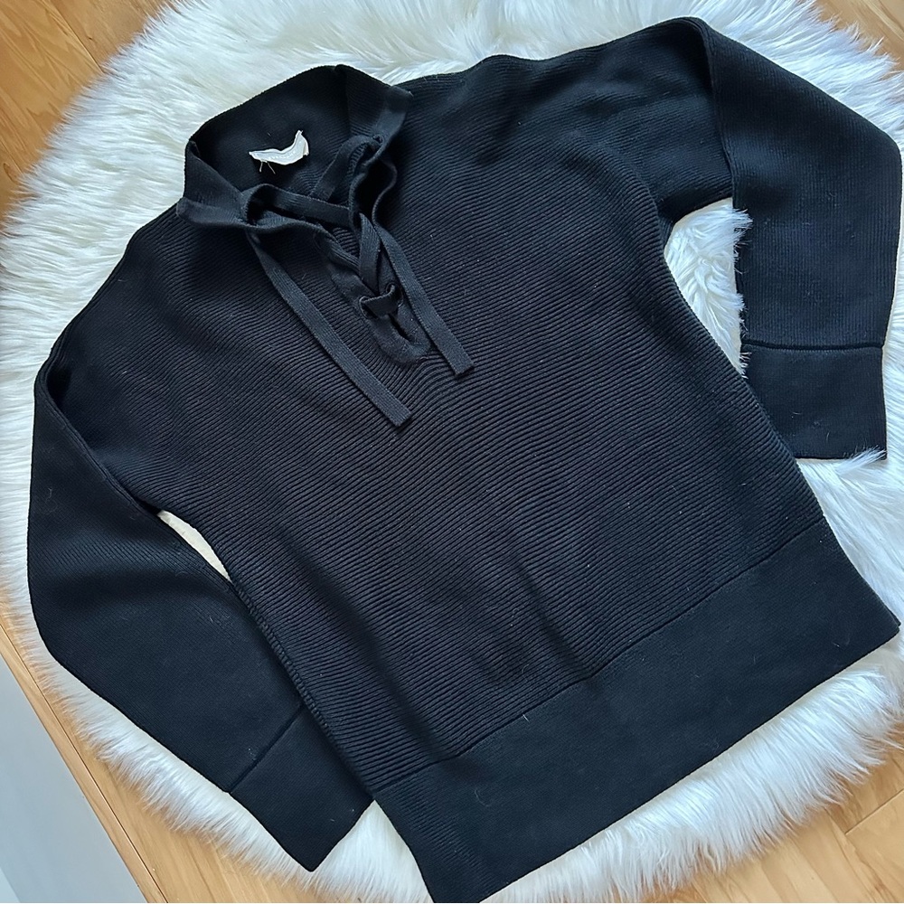 EVERLANE The Lace-Up Smock Ribbed Wool Blend Sweater in Black